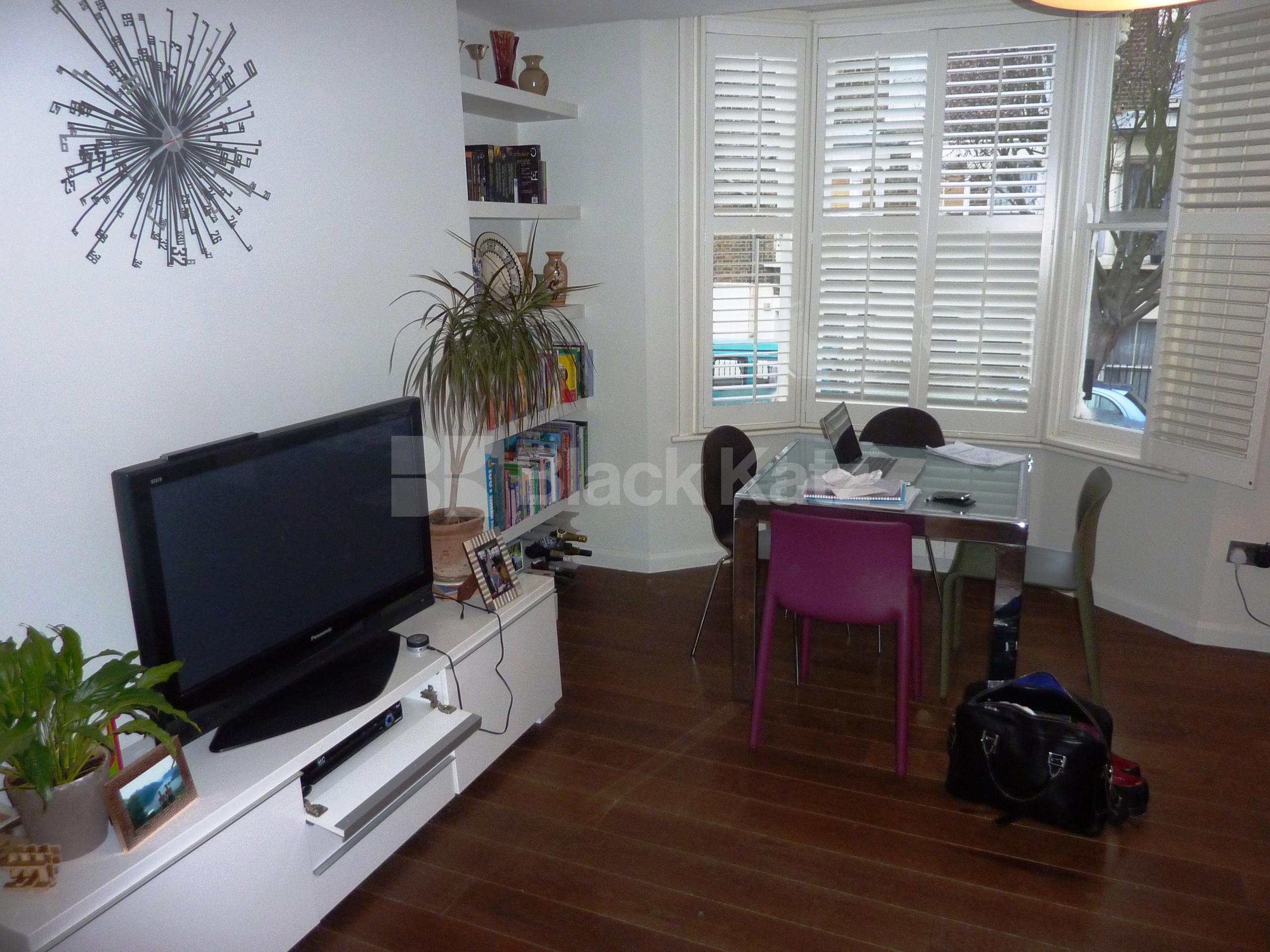 			MUST SEE!, 2 Bedroom, 1 bath, 1 reception Flat			 Balmore Street, DARTMOUTH PARK N19